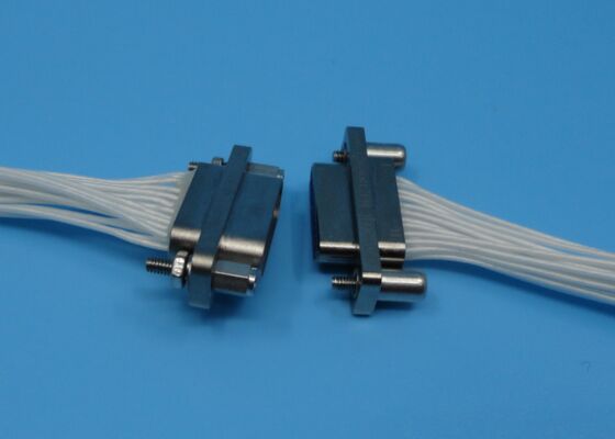 J30J 시리즈 커넥터 21pin 여성 소켓 센터 접촉 금 접착 흰 철 500mm를 위해 Satcom, 센서